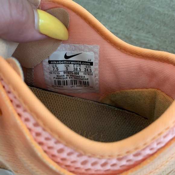 Women’s Nike Free Run - Picture 9 of 12